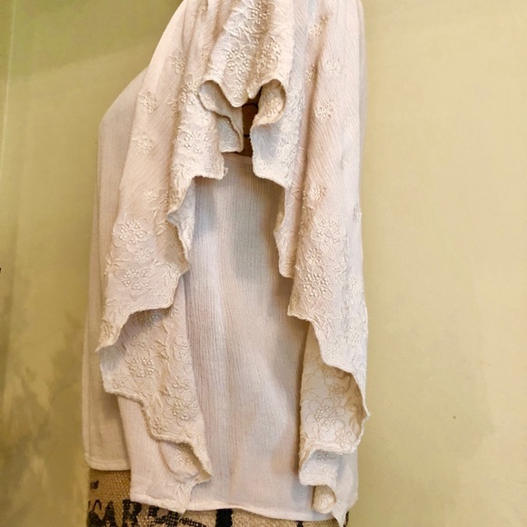 ~Altar’d State~ cream/tan flowy top w/ lace design - Picture 3 of 4